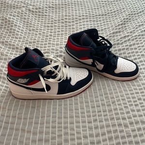 Jordan 1 mid